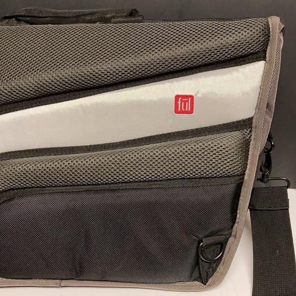 FUL Padded Nylon Crossbody Messenger Laptop Bag - Picture 8 of 15